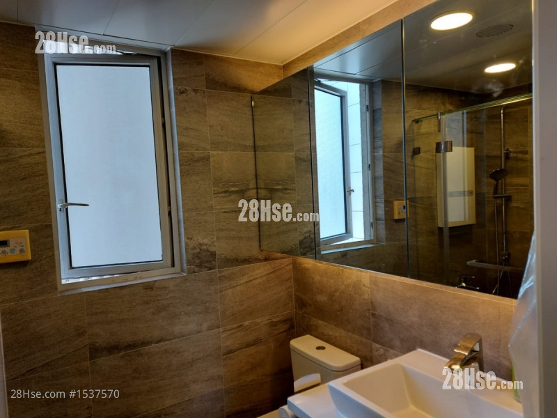 君临天下 租盘 2 房 751 平方尺