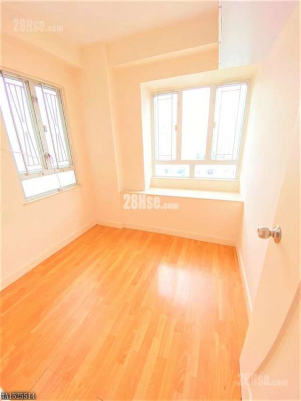 Shatin New Town Rental 326 ft²