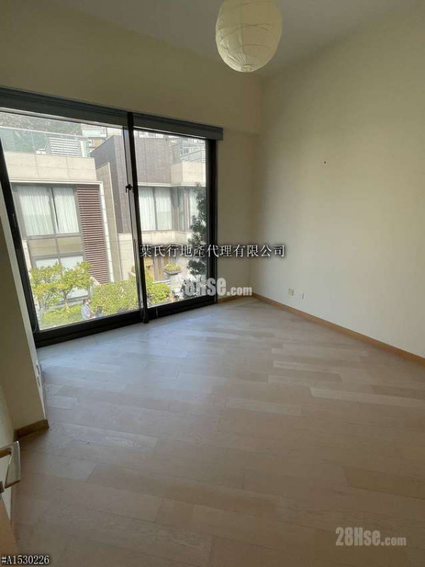 Avignon Sell 3 Bedrooms , 5+ Bathrooms 2,026 ft²