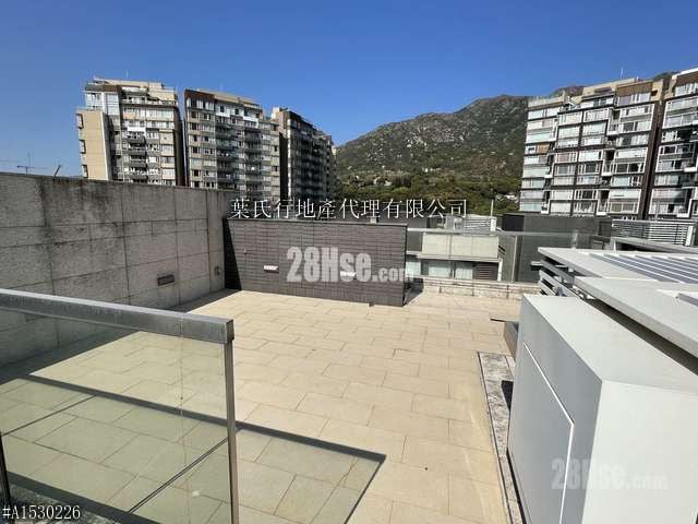 Avignon Sell 3 Bedrooms , 5+ Bathrooms 2,026 ft²