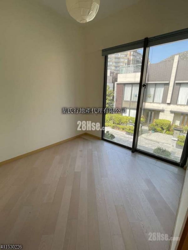 Avignon Sell 3 Bedrooms , 5+ Bathrooms 2,026 ft²