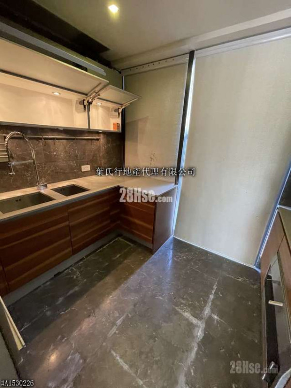 Avignon Sell 3 Bedrooms , 5+ Bathrooms 2,026 ft²