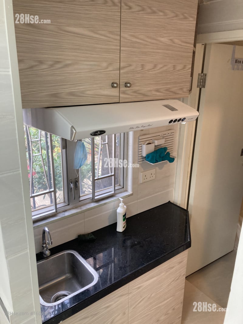 彌敦道466號 清靜民居, 無任何娛樂場所, 出入安全方便 租盤 1 房 , 1 浴室 150 平方呎