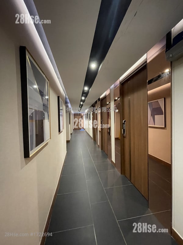 Yau Lee Centre Sell 102 ft²