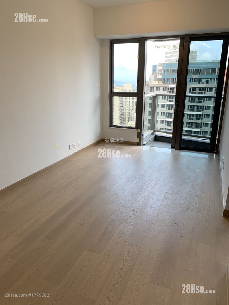 living room: 向東望海