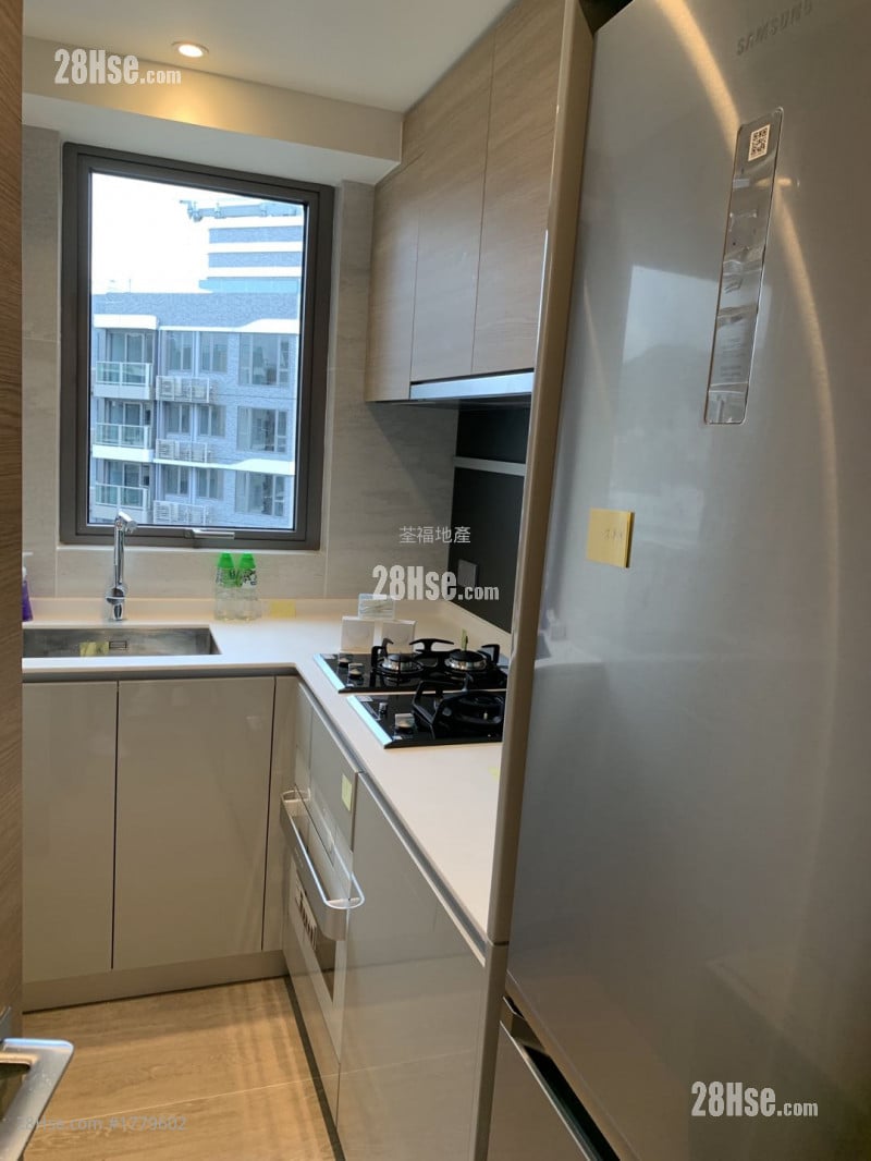 kitchen: Solaria Sell 2 Bedrooms , 1 Bathroom 522 ft²