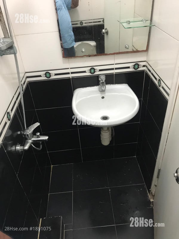 South Sea Apartments Sell 3 Bedrooms , 2 Bathrooms 525 ft²