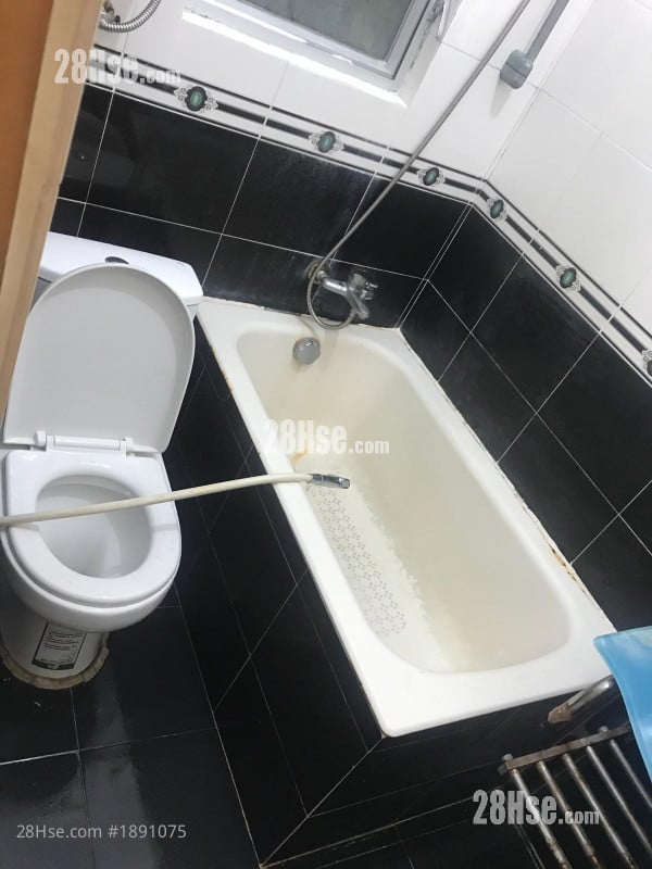 South Sea Apartments Sell 3 Bedrooms , 2 Bathrooms 525 ft²