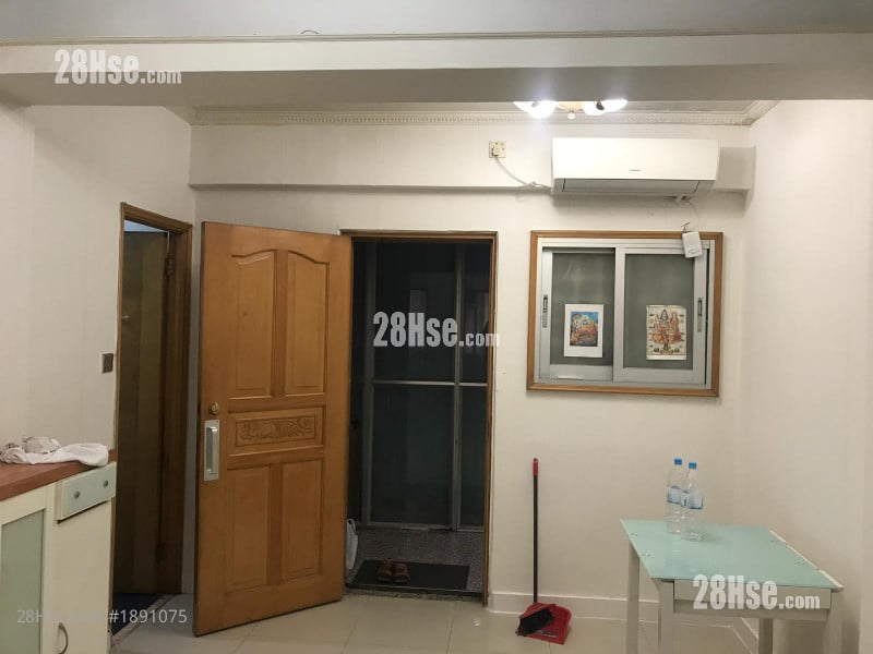 South Sea Apartments Sell 3 Bedrooms , 2 Bathrooms 525 ft²