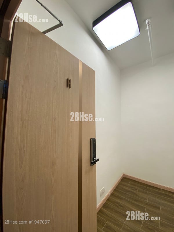 Mai Hing Industrial Building Rental 100 ft²