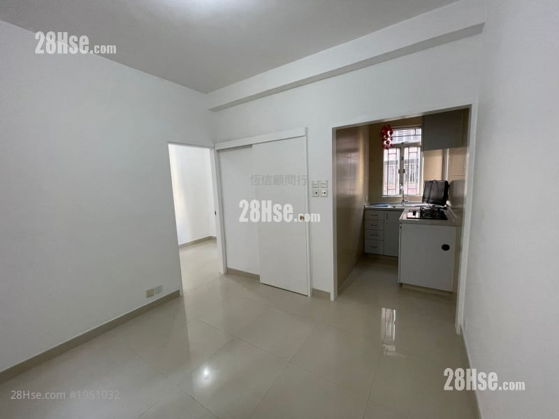 Yee Bo Mansion Sell 1 bedrooms , 1 bathrooms 320 ft²