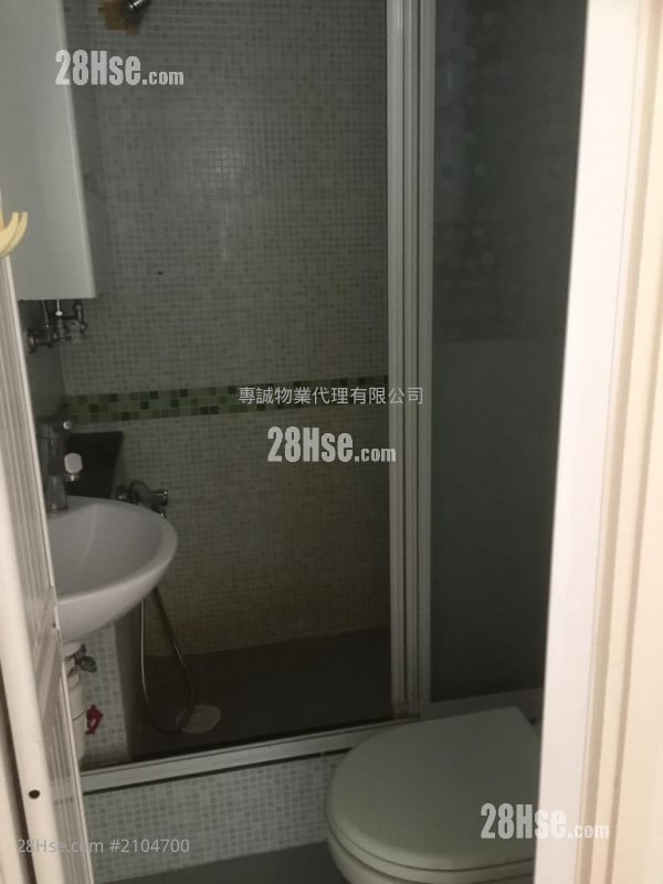 Rex Building Rental 2 Bedrooms , 1 Bathroom 244 ft²