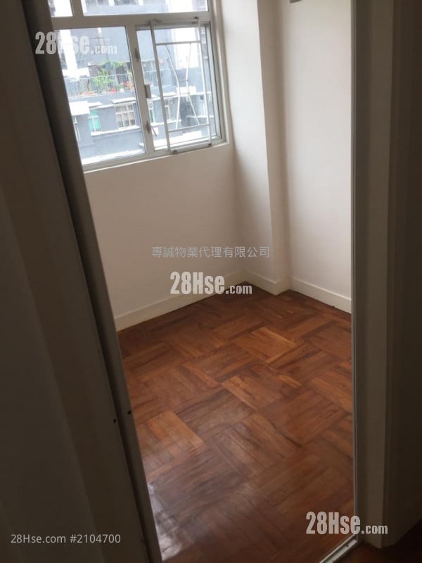 Rex Building Rental 2 Bedrooms , 1 Bathroom 244 ft²