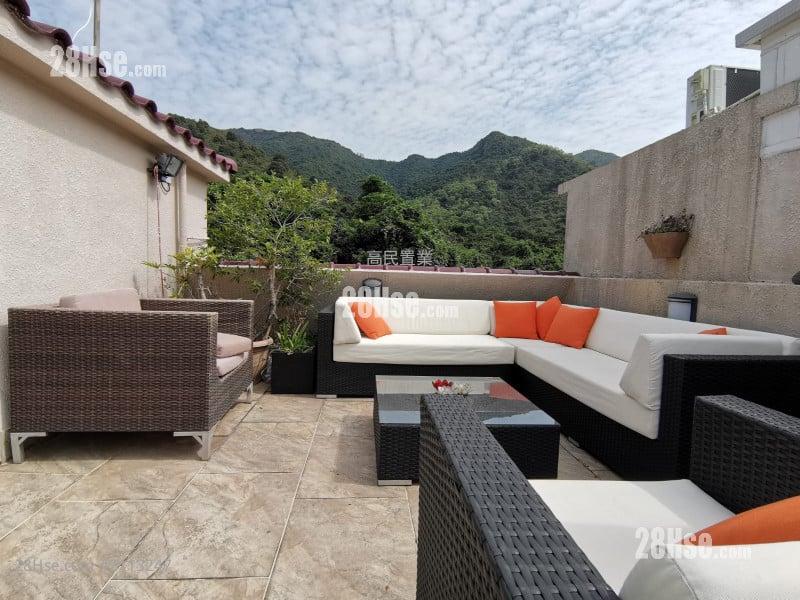 Yung Shue O Sell 5+ Bedrooms , 3 Bathrooms 2,100 ft²