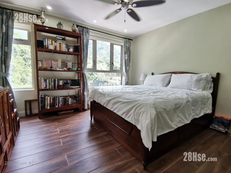 Yung Shue O Sell 5+ Bedrooms , 3 Bathrooms 2,100 ft²