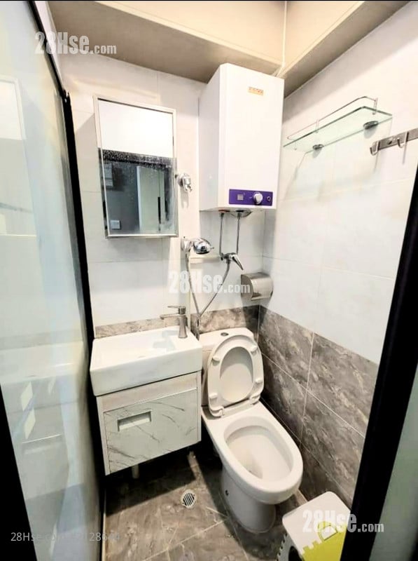 163 Queen's Road West Rental 1 Bathroom 150 ft²