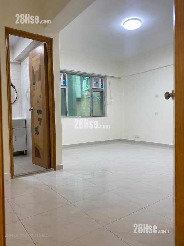 唐楼 租盘 3 浴室 1,115 平方尺