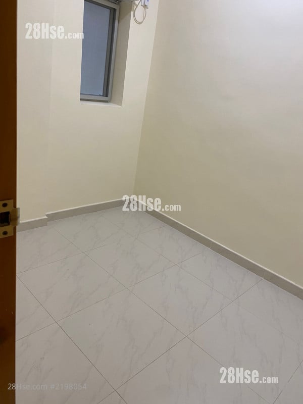 唐楼 租盘 3 浴室 1,115 平方尺