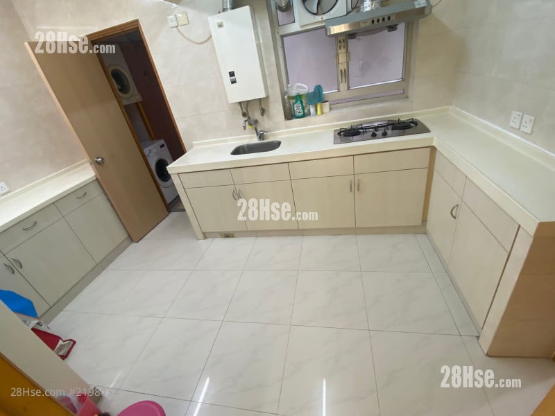 唐楼 租盘 3 浴室 1,115 平方尺