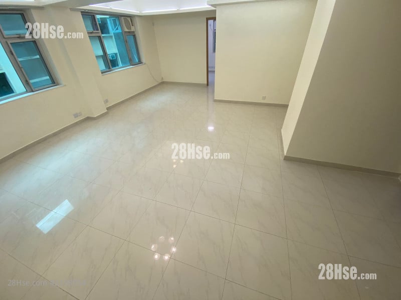 唐楼 租盘 3 浴室 1,115 平方尺