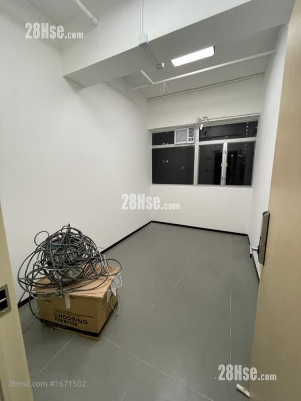 樂聲工業中心 租盤 200 平方呎