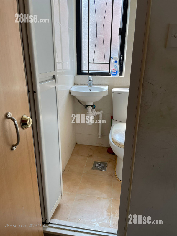 安信樓 租盤 130 平方呎