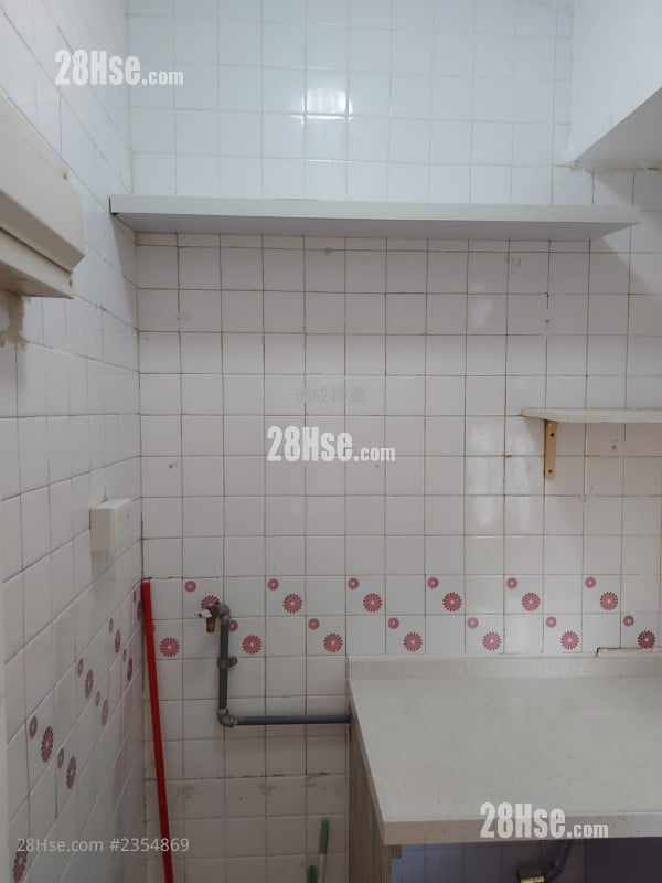 鸿辉大厦 售盘 2 房 , 1 浴室 335 平方尺