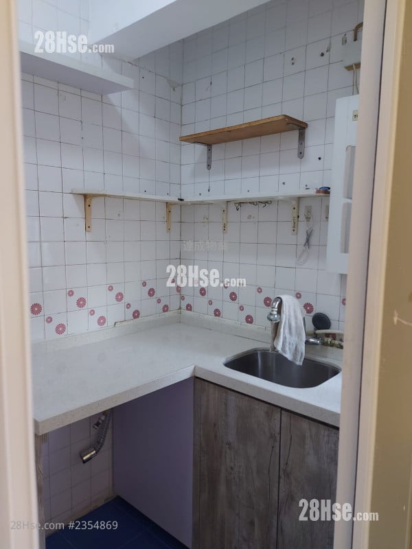 鸿辉大厦 售盘 2 房 , 1 浴室 335 平方尺