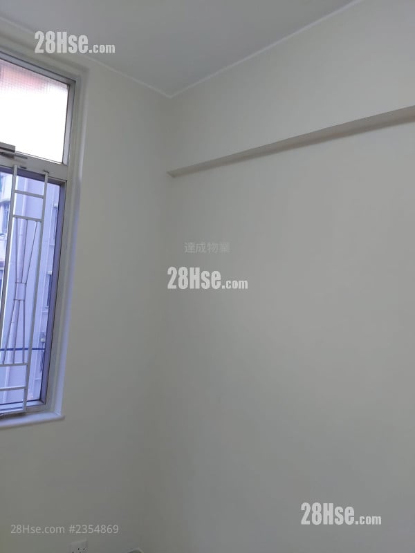 鸿辉大厦 售盘 2 房 , 1 浴室 335 平方尺