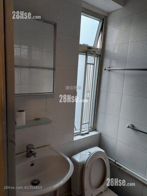 鸿辉大厦 售盘 2 房 , 1 浴室 335 平方尺