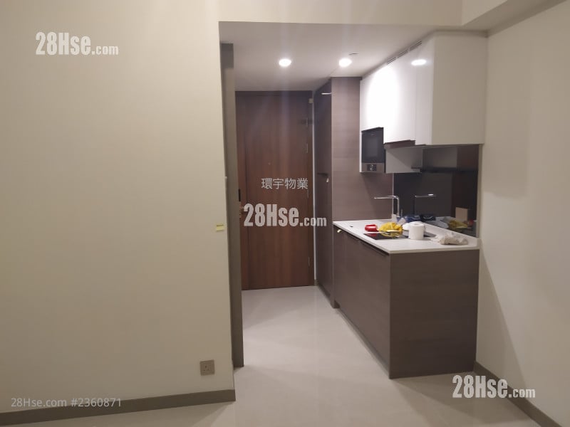 Aurora Sell Studio 217 ft² Aurora Sell Studio 217 ft²