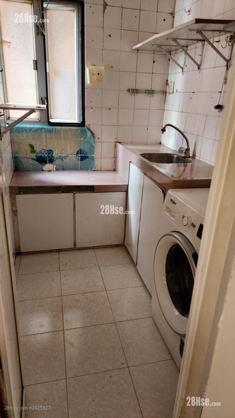 Tuen Mun Centre Rental 2 Bedrooms , 1 Bathroom 282 ft²