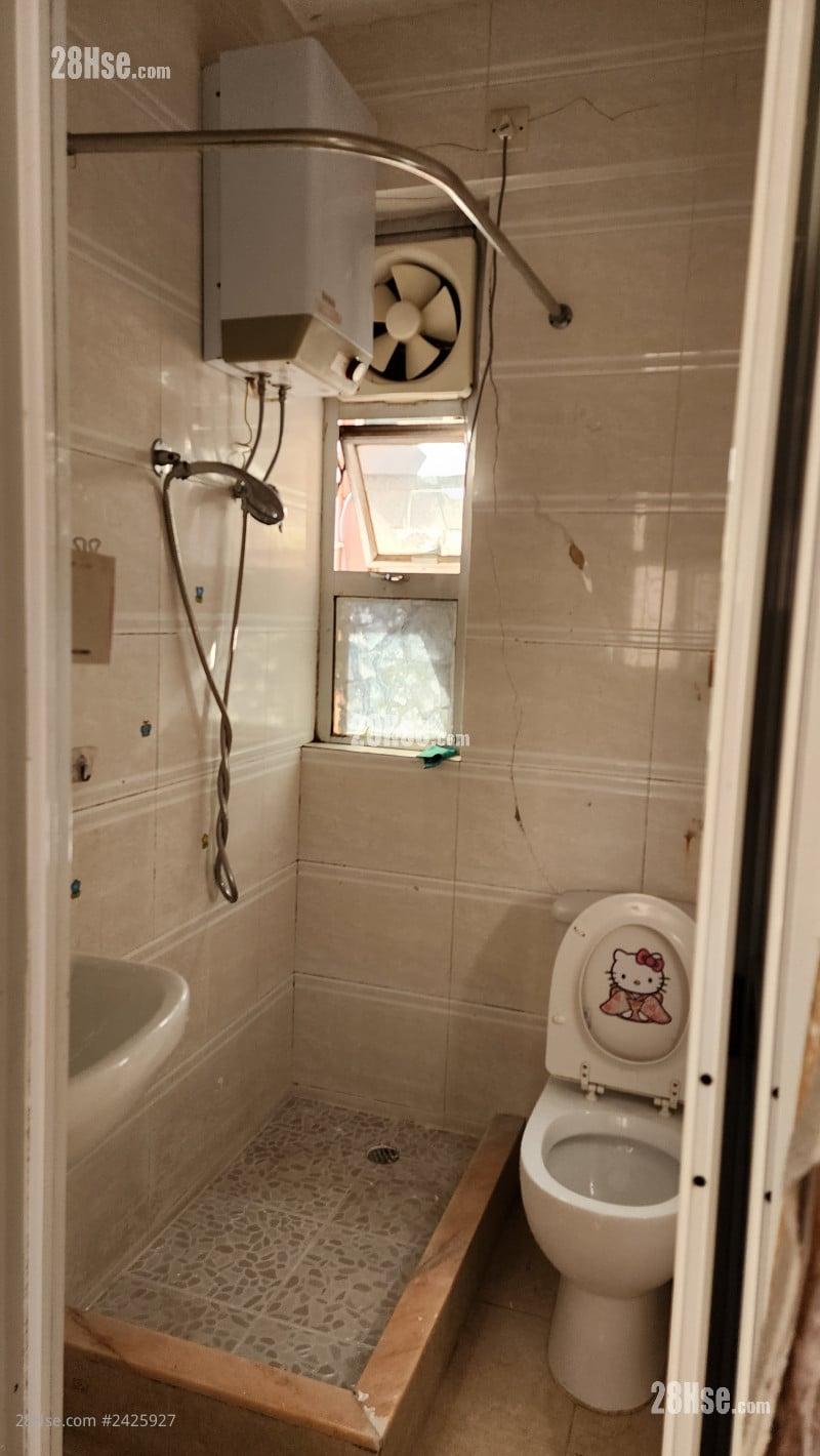 Tuen Mun Centre Rental 2 Bedrooms , 1 Bathroom 282 ft²