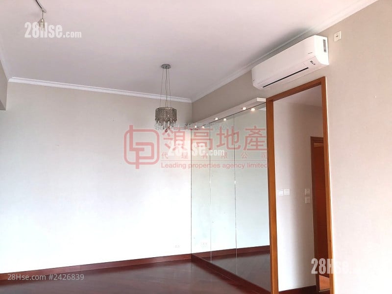 The Arch Sell 3 Bedrooms , 2 Bathrooms 970 ft²