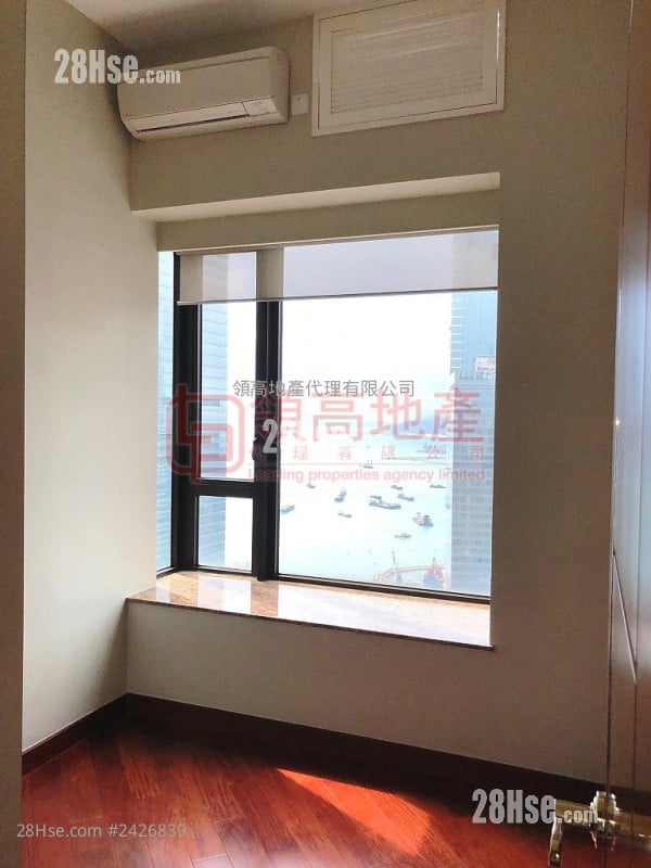 The Arch Sell 3 Bedrooms , 2 Bathrooms 970 ft²