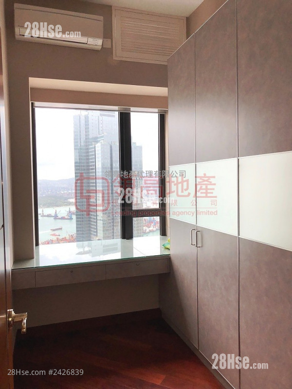 The Arch Sell 3 Bedrooms , 2 Bathrooms 970 ft²