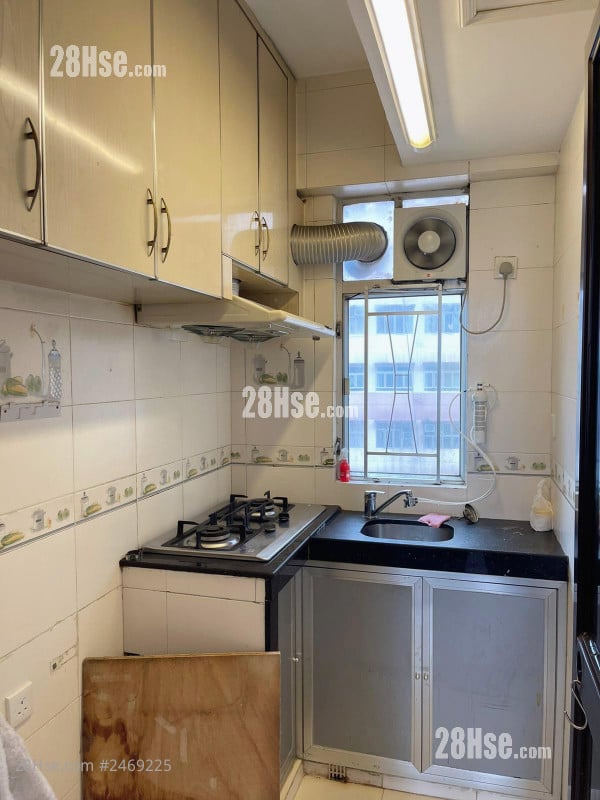 Chester Court Rental 3 Bedrooms , 1 Bathroom 488 ft²