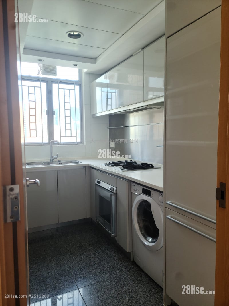 Manhattan Hill Rental 2 Bedrooms , 1 Bathroom 558 ft²