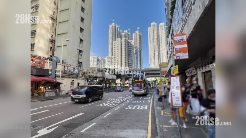 杏花邨 交通: 太安街一帶設有專線小巴站與巴士站
