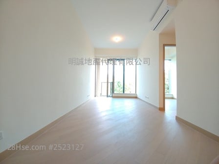 逸珑园 售盘 2 房 , 1 浴室 700 平方尺