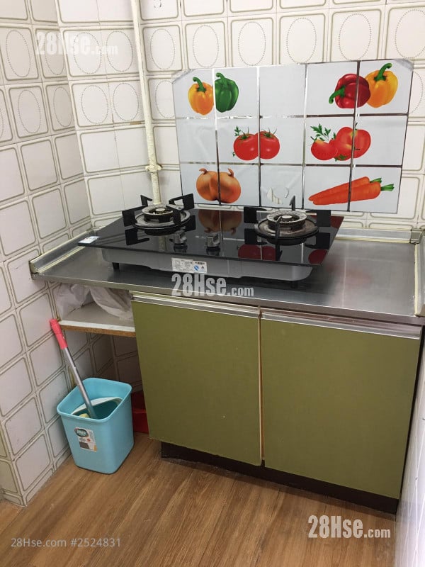 Eightland Gardens Sell 2 Bedrooms , 1 Bathroom 437 ft²