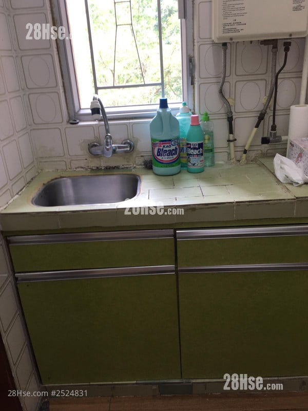 Eightland Gardens Sell 2 Bedrooms , 1 Bathroom 437 ft²