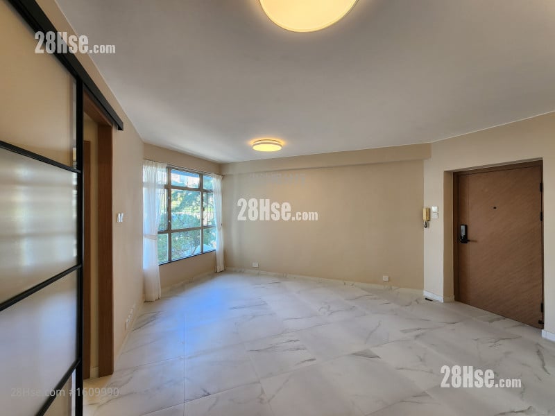 Man Lai Court Sell 3 Bedrooms , 2 Bathrooms 622 ft²