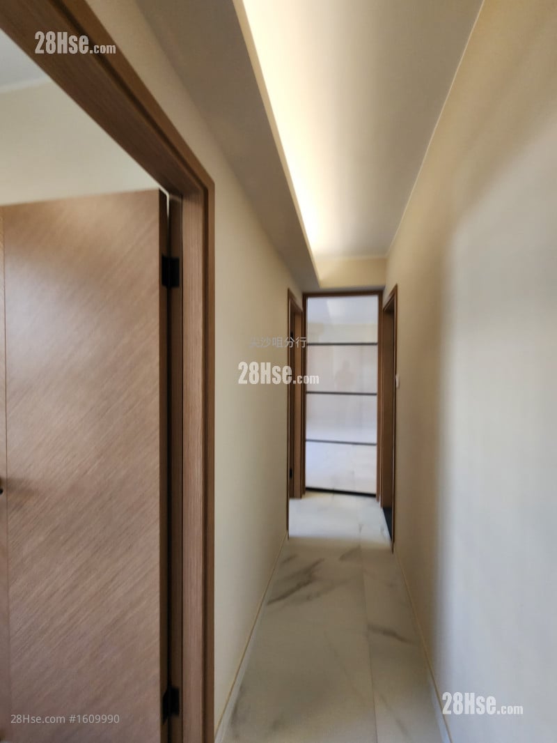 Man Lai Court Sell 3 Bedrooms , 2 Bathrooms 622 ft²