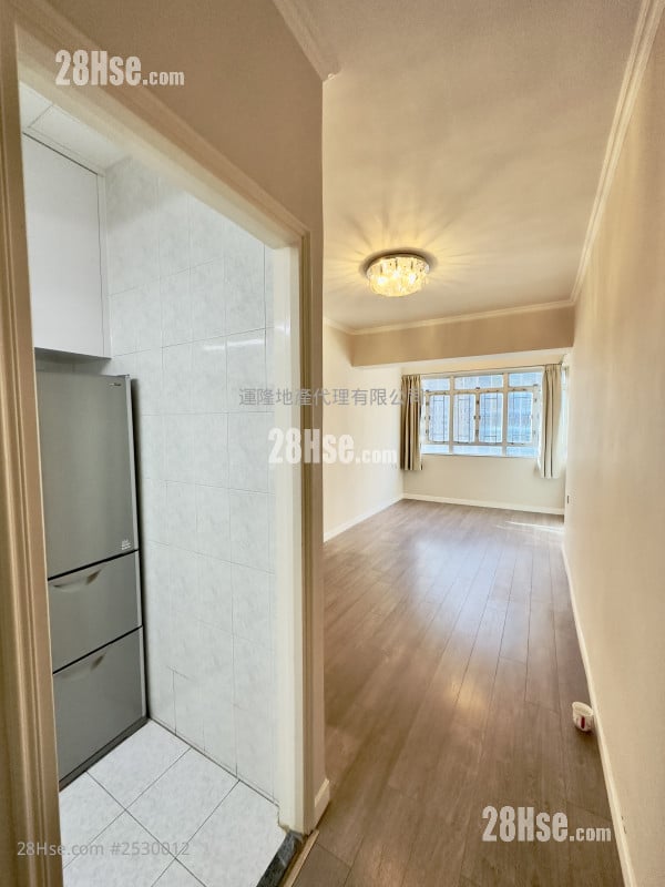 Hoi Shing Building Sell 3 bedrooms , 1 bathrooms 670 ft²