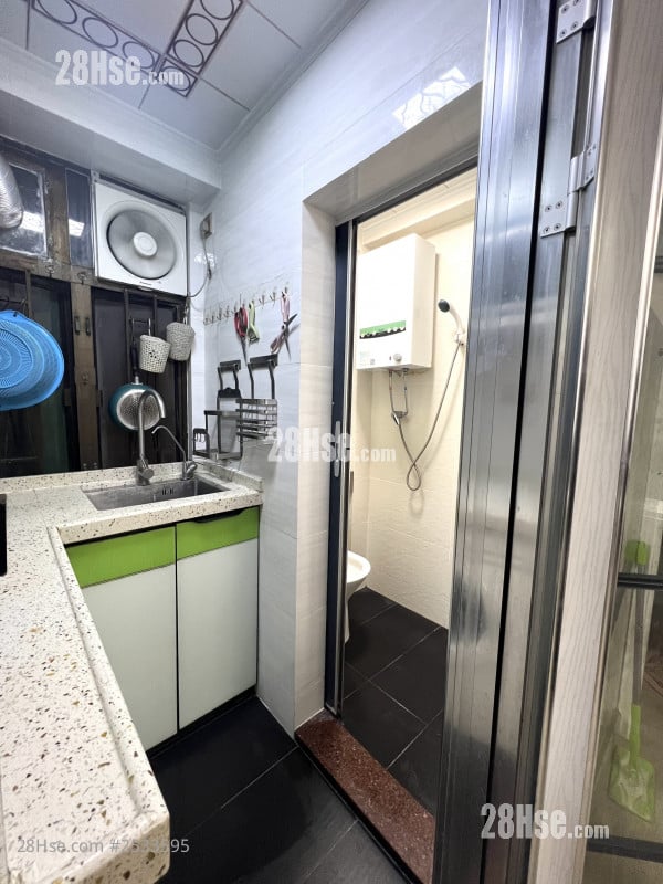 Holly Building Rental 2 Bedrooms , 1 Bathroom 405 ft²