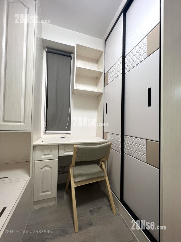 Holly Building Rental 2 Bedrooms , 1 Bathroom 405 ft²