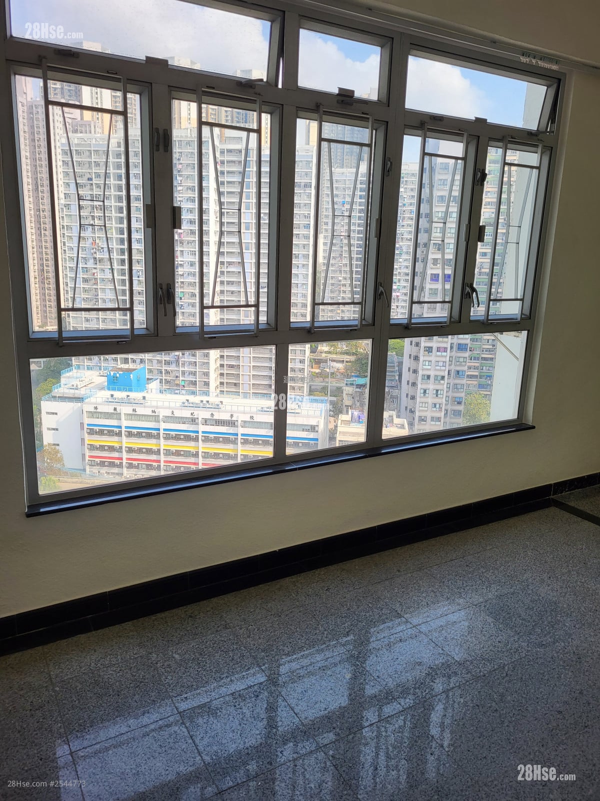 Tsuen Wan Garden Rental 3 Bedrooms , 1 Bathroom 548 ft²