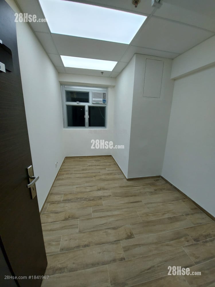 Roxy Industrial Centre Rental