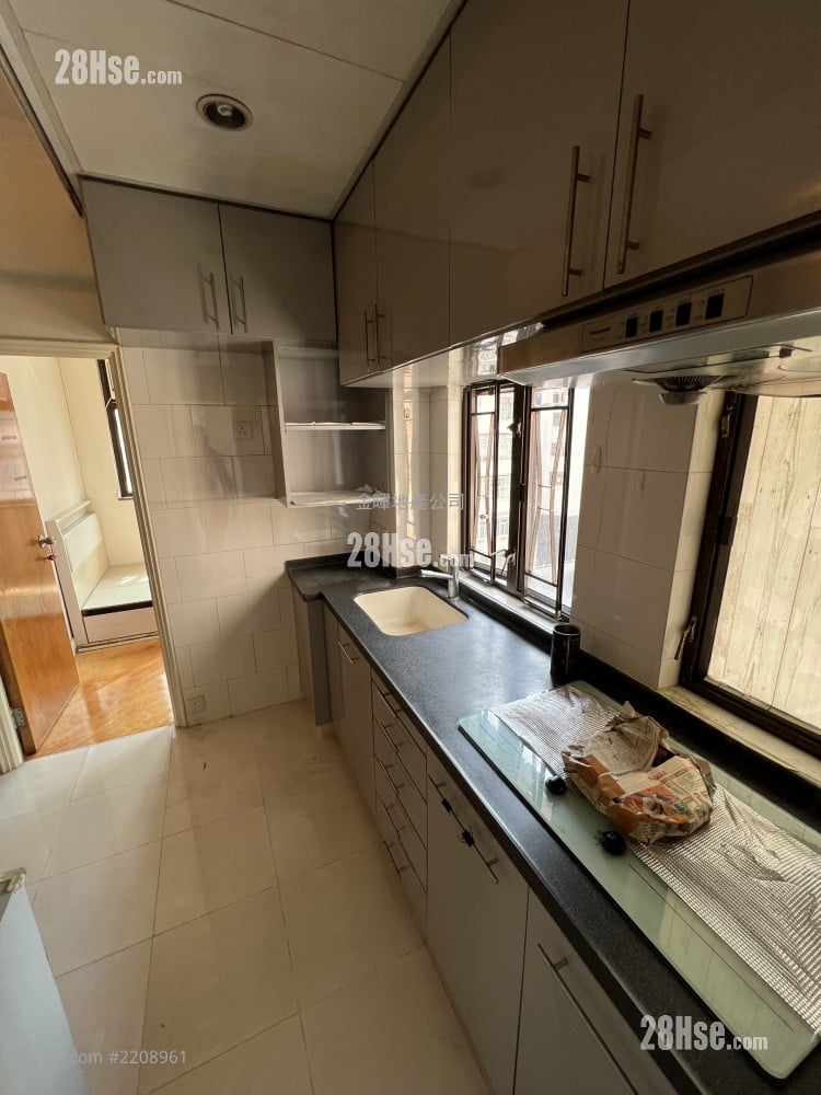 King Wong Building Sell 2 Bedrooms , 1 Bathroom 326 ft²